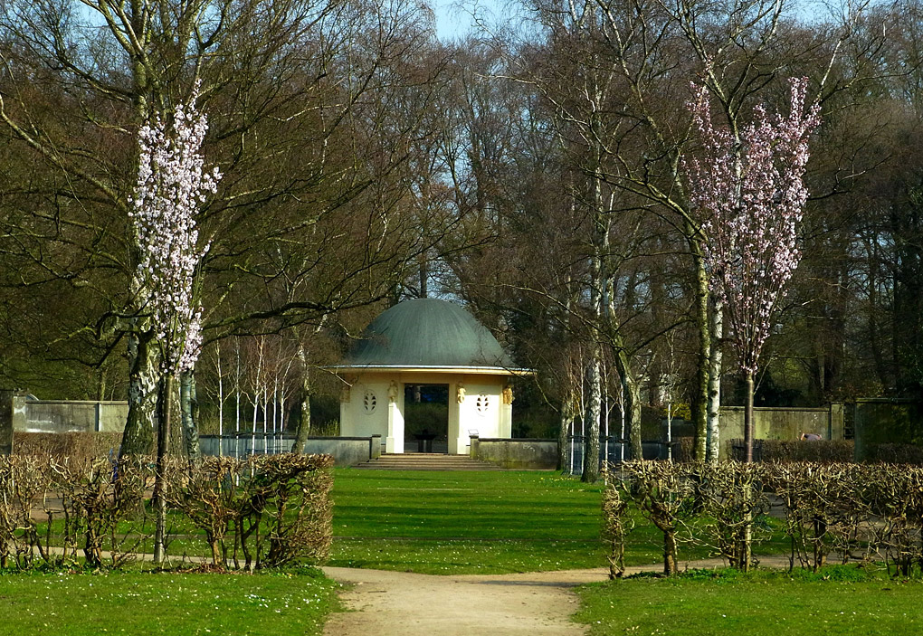 Fritz-Encke-Volkspark mit Brunnentempel