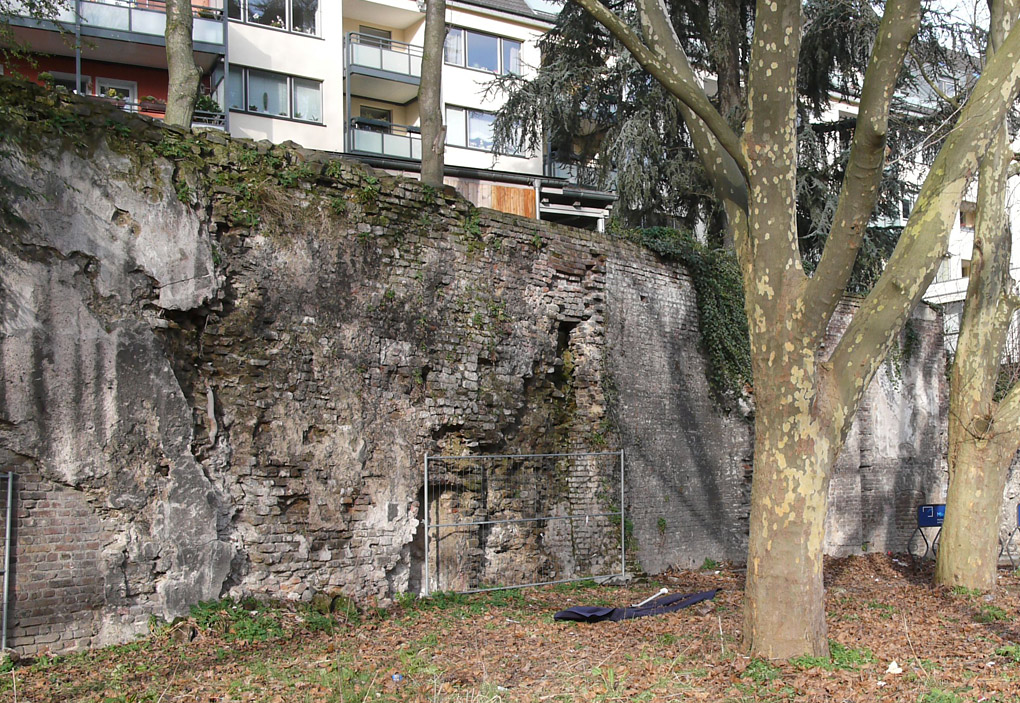 Römische Mauer am Mühlenbach